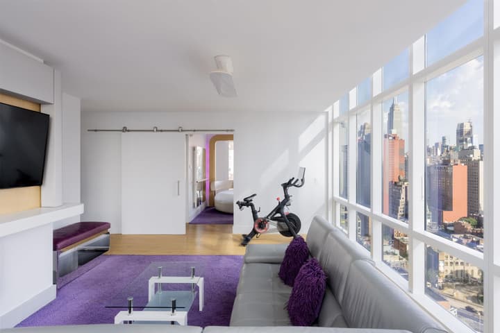 YOTEL New York Times Square, Select by Hilton
