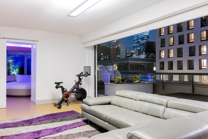 YOTEL New York Times Square, Select by Hilton
