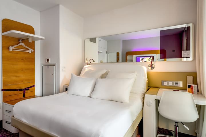 YOTEL New York Times Square, Select by Hilton