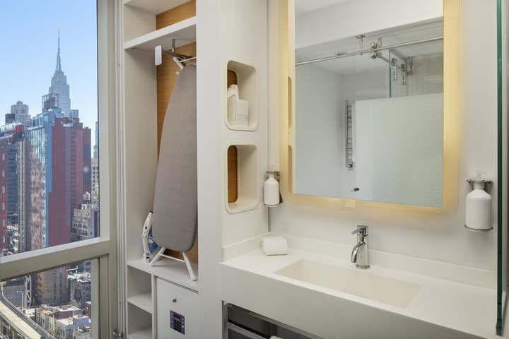YOTEL New York Times Square, Select by Hilton