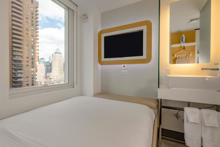 YOTEL New York Times Square, Select by Hilton