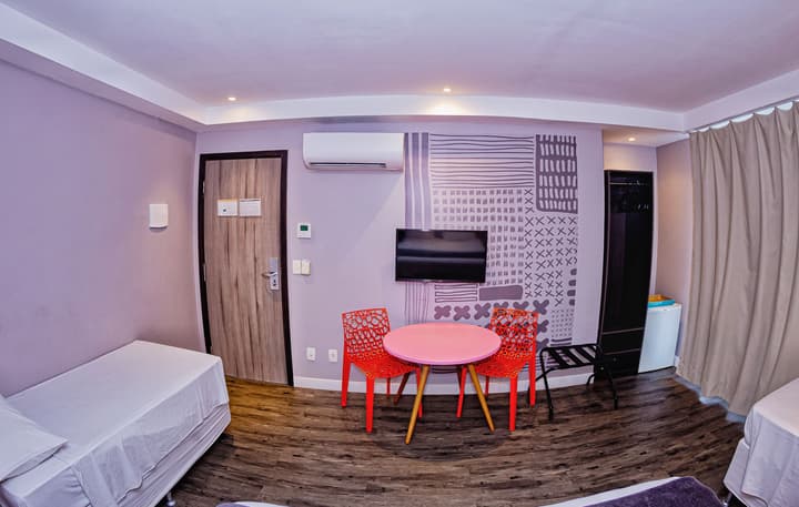 B Hotel