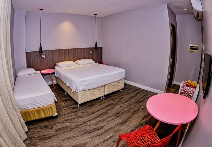 B Hotel