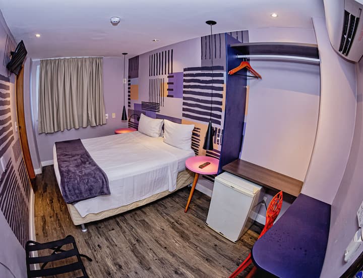 B Hotel