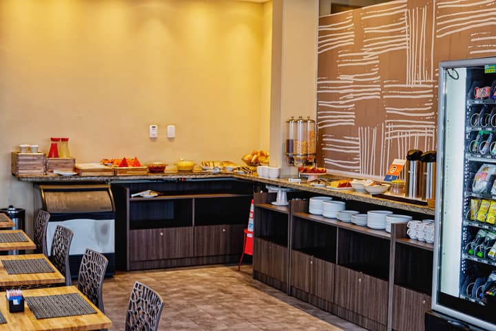 B Hotel