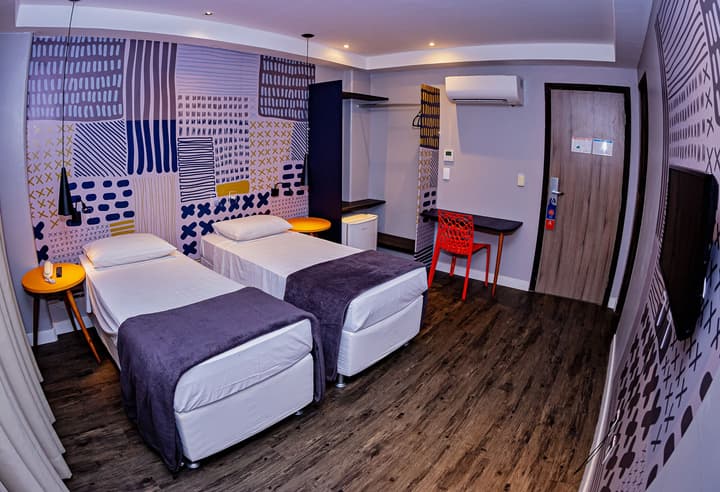 B Hotel