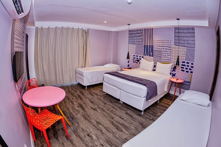 B Hotel