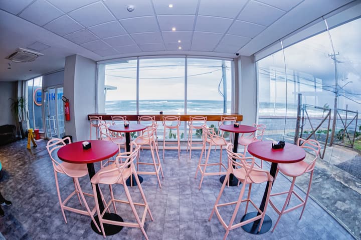 B Hotel