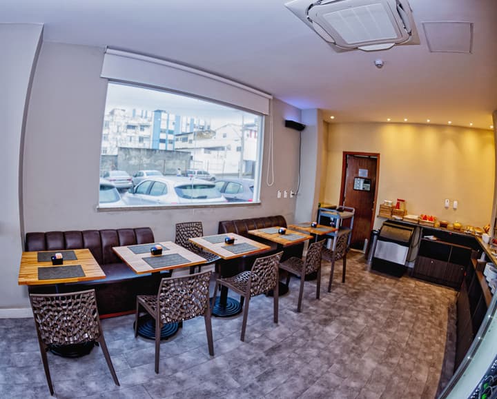 B Hotel