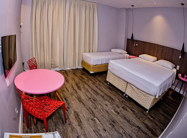 B Hotel
