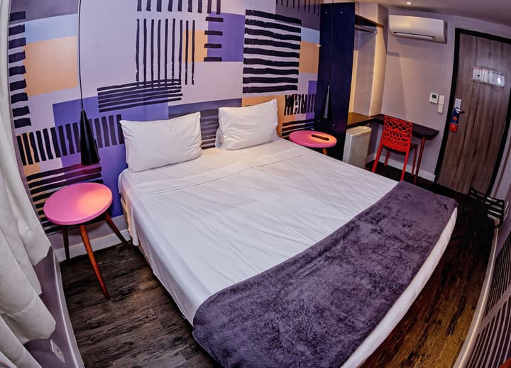 B Hotel