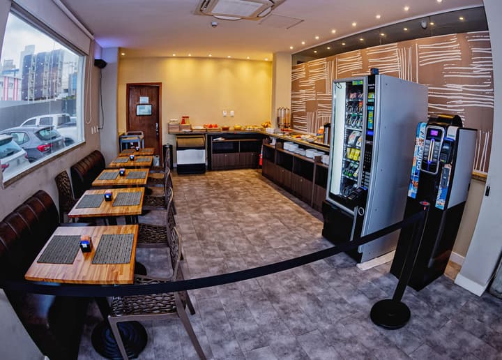 B Hotel