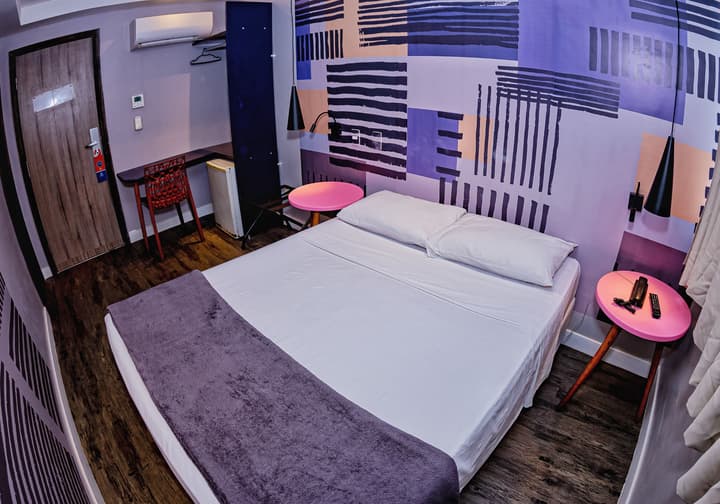 B Hotel