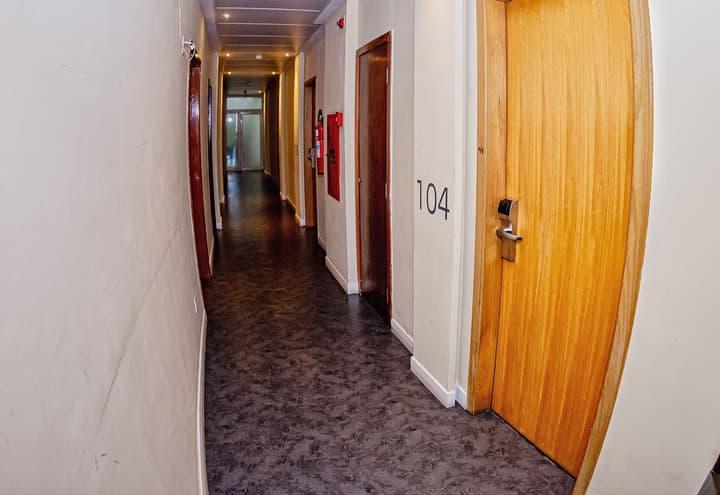 B Hotel