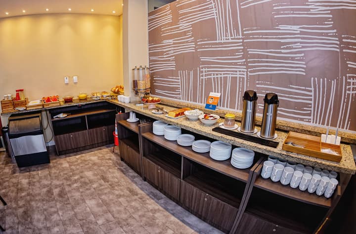 B Hotel
