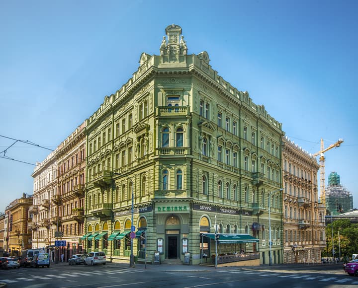 Deminka Palace