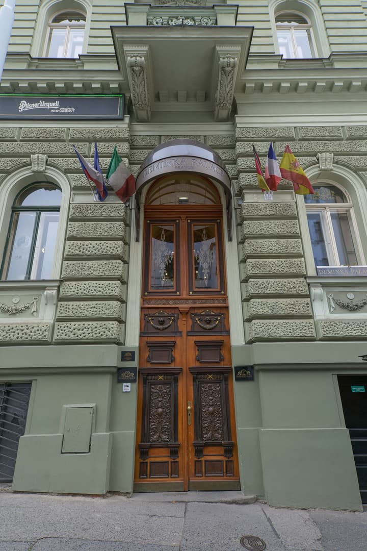 Deminka Palace