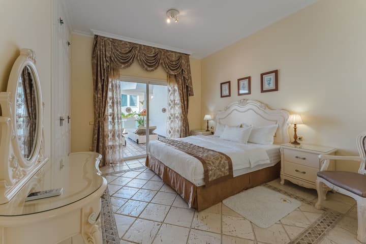 Flamingo Suites Boutique Hotel