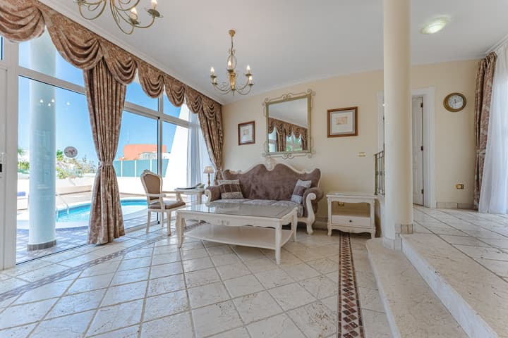 Flamingo Suites Boutique Hotel