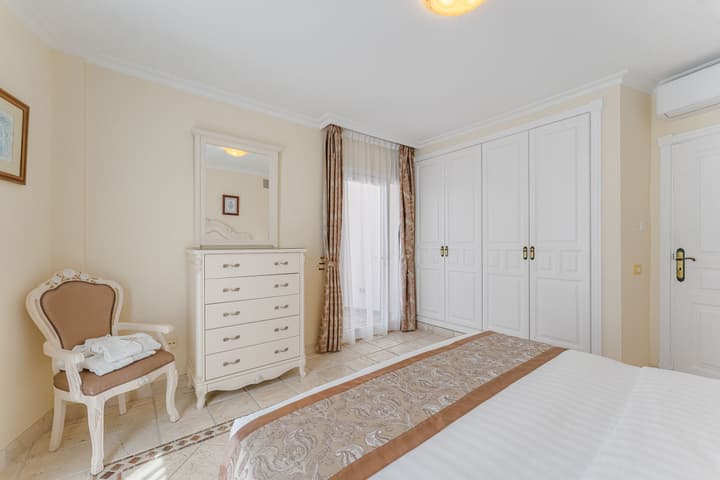 Flamingo Suites Boutique Hotel