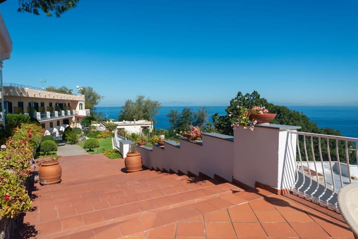 Hotel Villa Ireos