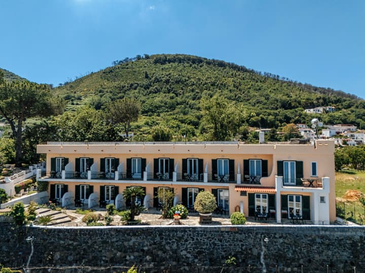 Hotel Villa Ireos