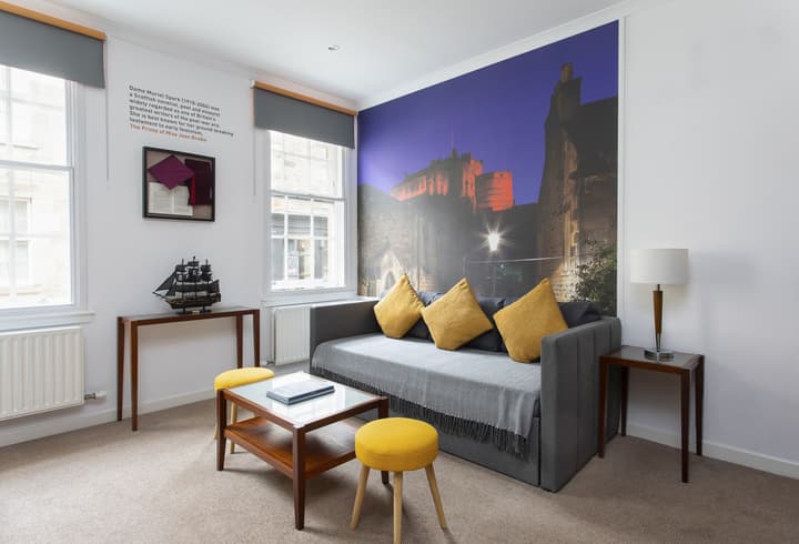 Stewart by Heeton Concept