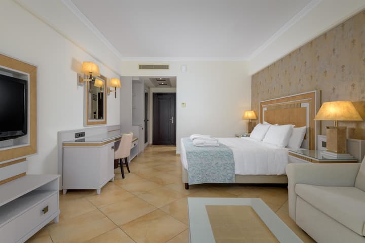 La Marquise Luxury Resort Complex