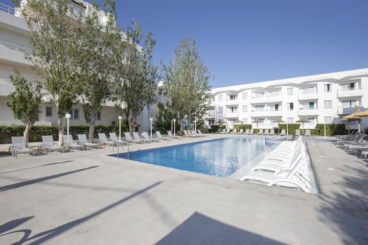Cabot Hobby Club Apartments
