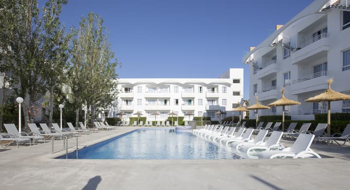 Cabot Hobby Club Apartments