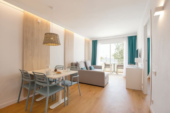 Cabot Hobby Club Apartments