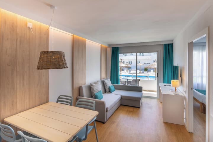 Cabot Hobby Club Apartments