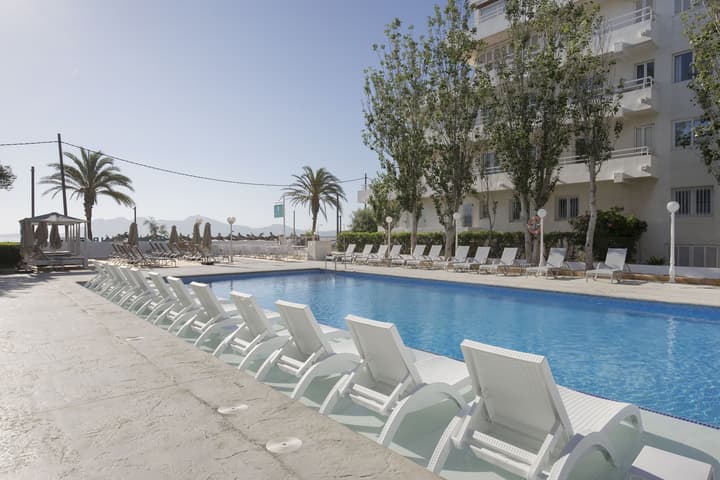 Cabot Hobby Club Apartments