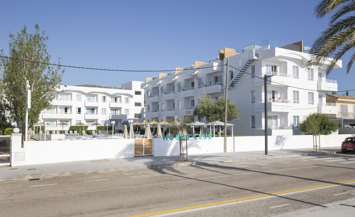 Cabot Hobby Club Apartments
