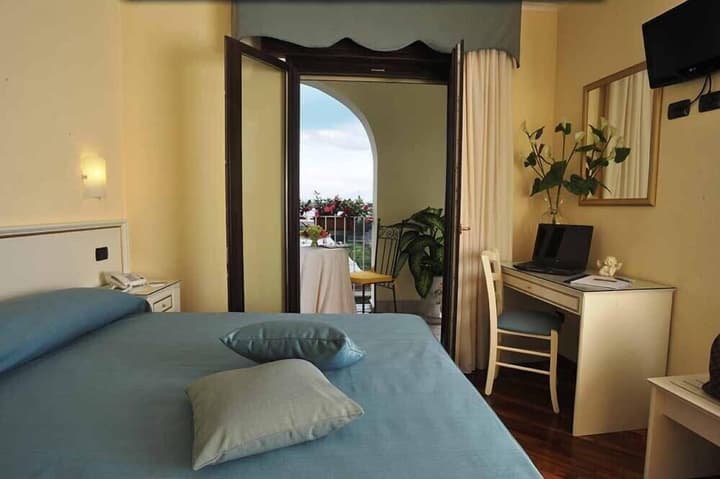 Costa Hotel