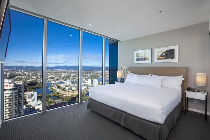 Hilton Surfers Paradise Hotel & Residences
