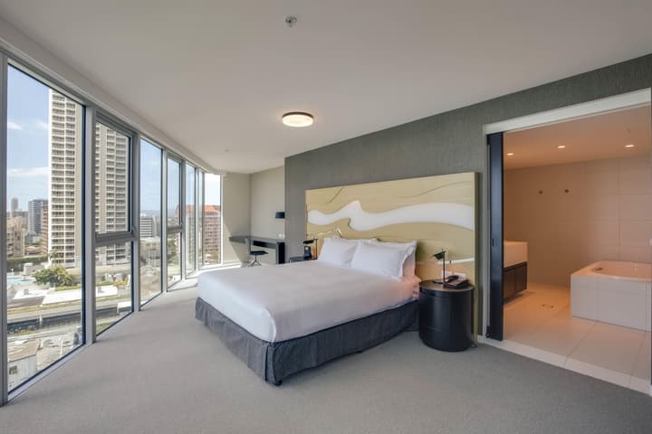 Hilton Surfers Paradise Hotel & Residences
