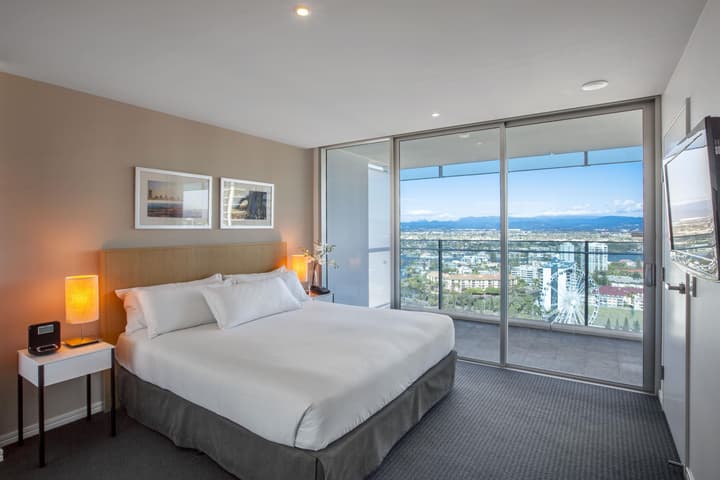 Hilton Surfers Paradise Hotel & Residences