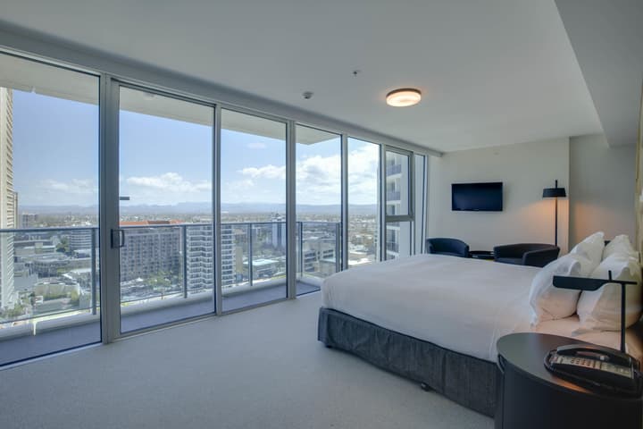 Hilton Surfers Paradise Hotel & Residences