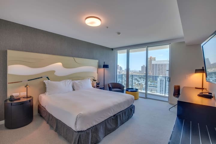 Hilton Surfers Paradise Hotel & Residences