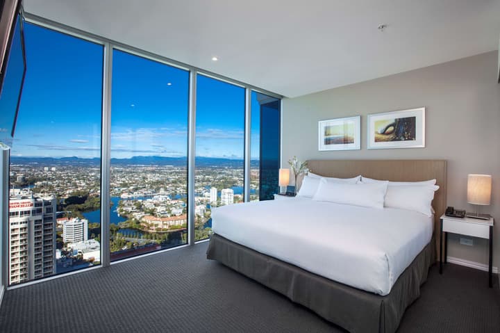 Hilton Surfers Paradise Hotel & Residences