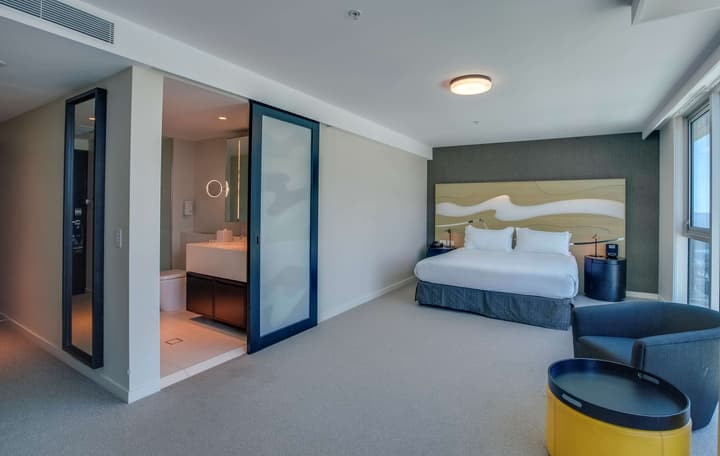 Hilton Surfers Paradise Hotel & Residences
