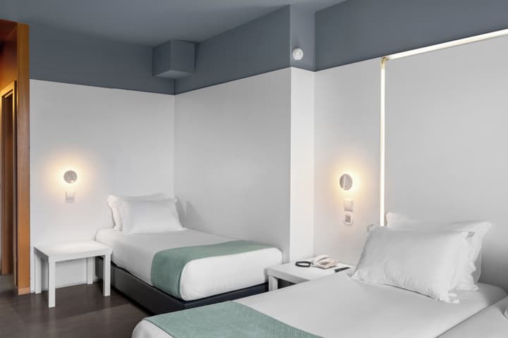 Basic Braga by Axis