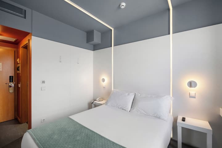 Basic Braga by Axis