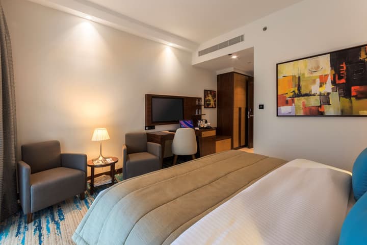 Golden Tulip Media Hotel