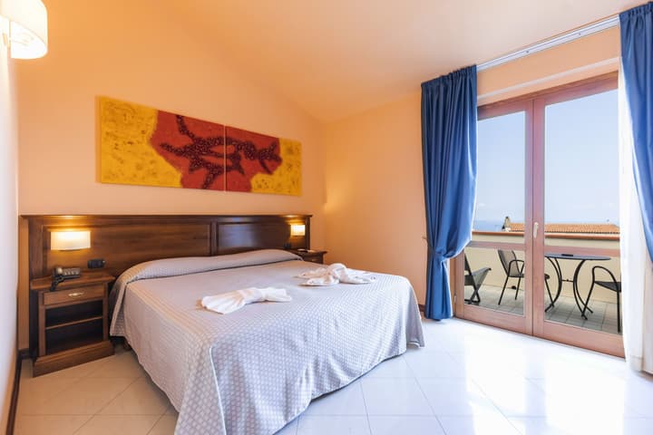 Tropis Hotel