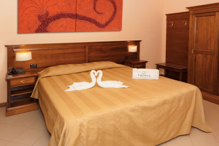 Tropis Hotel