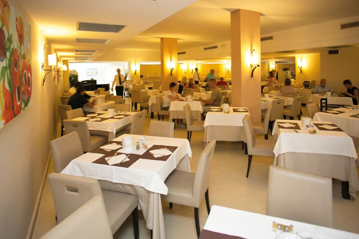 Tropis Hotel