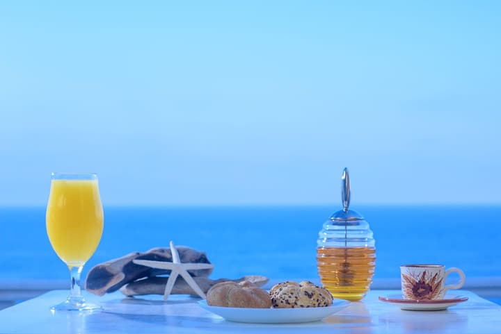 Cavos Bay Hotel and Studios