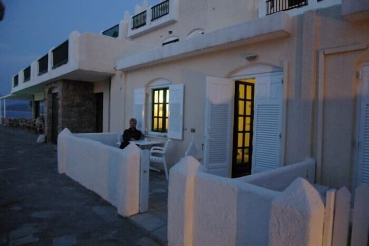 Cavos Bay Hotel and Studios